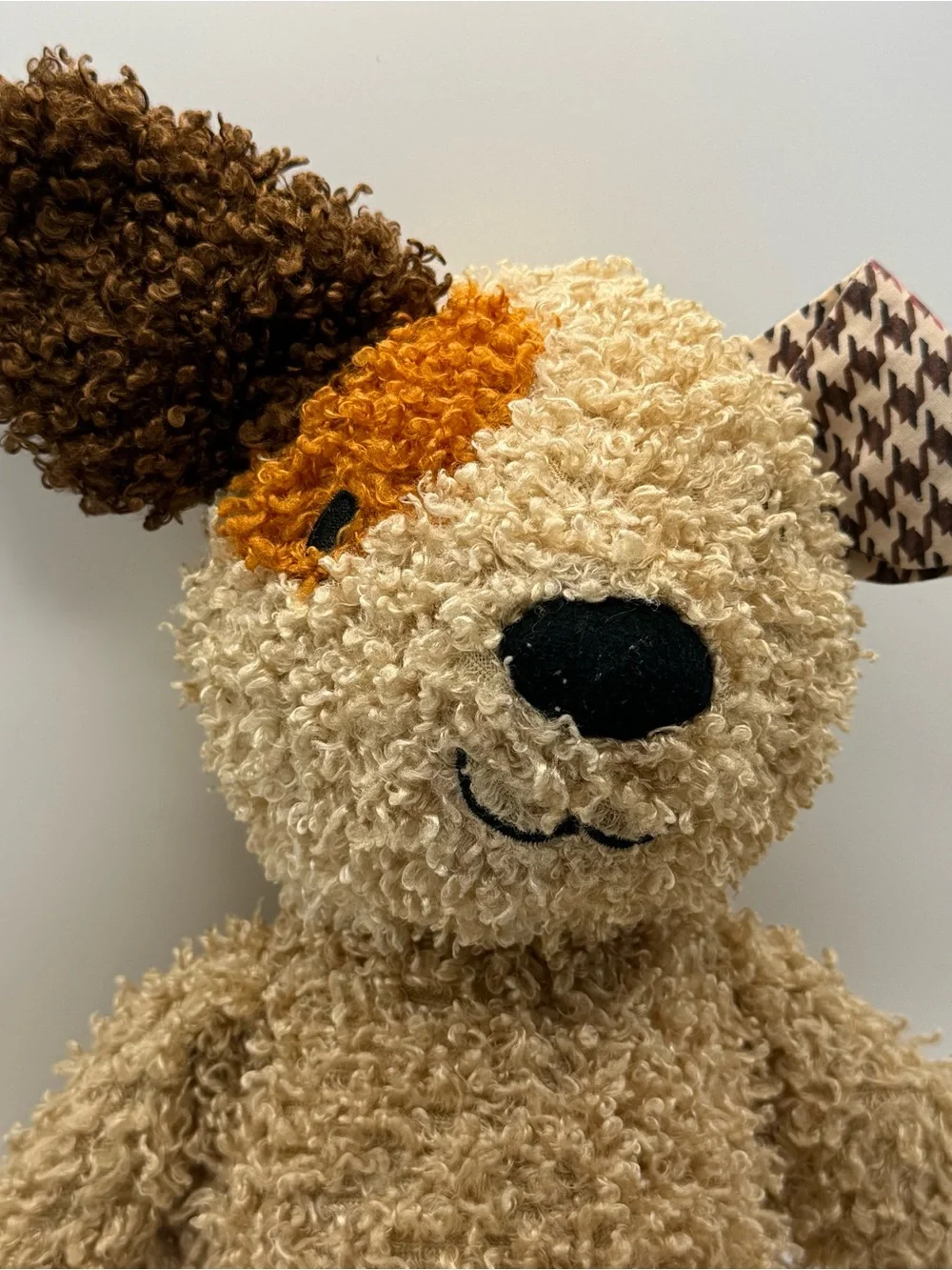 Lambs & Ivy  #203020 “Wilson” The Shaggy Dog With Houndstooth 2012 Plush (PL-42)